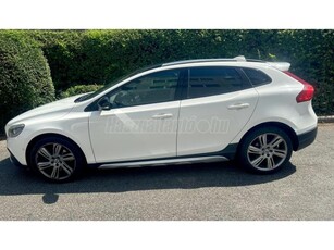 VOLVO V40 Cross Country 2.0 D [D3] Kinetic Hibátlan állapot