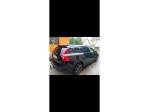 VOLVO V60 1.6 D [D2] Momentum