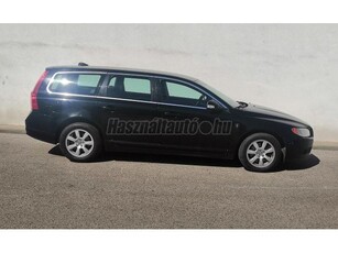 VOLVO V70 2.0 D [D3] Momentum Geartronic