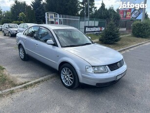 Volkswagen Passat 1.9 TDI Comfortline Sok Műsza...