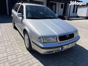 Skoda Octavia Combi 1.6 Ambiente