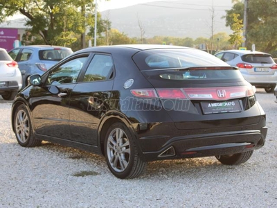 HONDA CIVIC 1.8 Sport Special Edition GT Facelift Digit klíma Tolatóradar Félbőr kárpit Friss szerviz