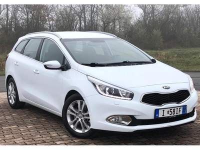 KIA CEE'D SW 1.6 CRDI Limitált Prémium Szervízkönyv.Xenon.Navi.Tolatókamera.128 LE.Ülés-kormányfűtés.Téli-nyári kerekek