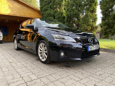 LEXUS CT 200h Mark Levinson Top (Automata)