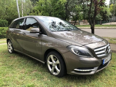 MERCEDES-BENZ B 180 BlueEFFICIENCY Led lámpa 122 Le