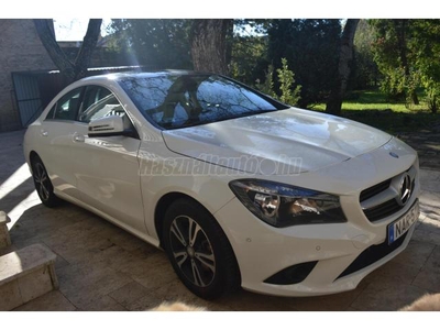 MERCEDES-BENZ CLA 180 Urban 7G-DCT