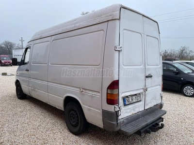 MERCEDES-BENZ SPRINTER 211 CDI 902.671 2t vonóhorog