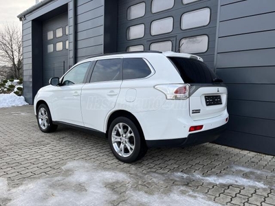 MITSUBISHI OUTLANDER 2.2 DI-D Invite 4WD SZERVIZKÖNYV / TOLATÓRADAR / FRISS MŰSZAKI VIZSGA