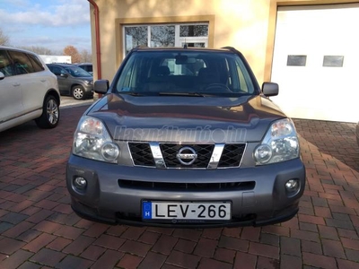 NISSAN X-TRAIL 2.0 dCi XE