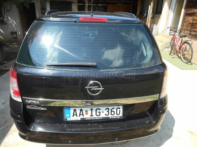 OPEL ASTRA H 1.4 Enjoy Caravan