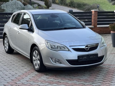 OPEL ASTRA J 1.6 Essentia Garantált km! Kitűnő állapot!