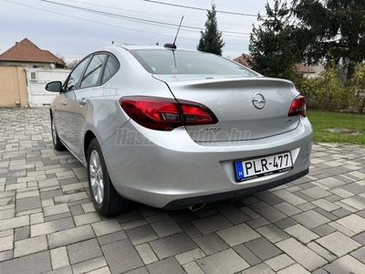 OPEL ASTRA J Sedan 1.4 T Enjoy