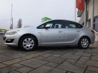 OPEL ASTRA J Sedan 1.6 Enjoy EURO6 Magyarországi! Garanciával is!