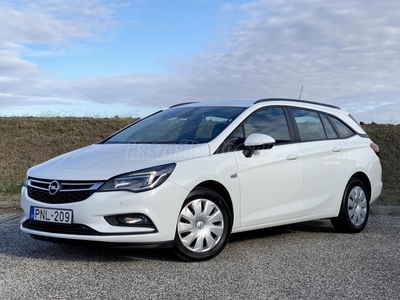 OPEL ASTRA K Sports Tourer 1.4 T Enjoy 1 ÉV GARANCIA/Mo-i/1.Tulaj/Szervizkönyv/Sérülésmentes