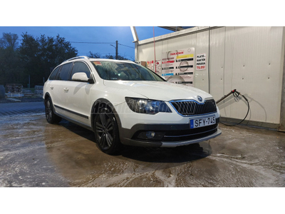 SKODA SUPERB Combi 2.0 CR TDI Elegance DSG