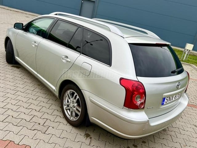 TOYOTA AVENSIS 1.8 Sol