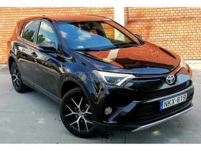 TOYOTA RAV 4 Rav4 2.0 D-4D Executive 2WD Akár 3 év garancia. Ülésfűtés. Tolató kamera. Start-Stop. Digit klíma. Új gumik