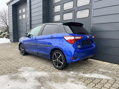 TOYOTA YARIS 1.5 Dual VVT-iE Selection Blue SZERVIZKÖNYV / BiCOLOR / LED / TEMPOMAT / ÜLÉSFŰTÉS