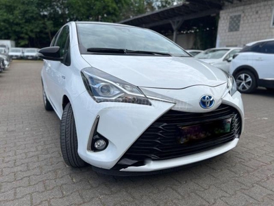 TOYOTA YARIS 1.5 VVT-i Hybrid Comfort e-CVT 1. tulaj. végig szervizelt. 1+2 év Garancia