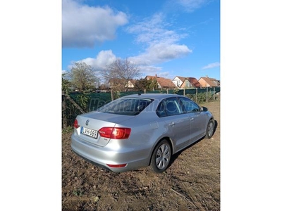 VOLKSWAGEN JETTA 1.6 TDI Trendline