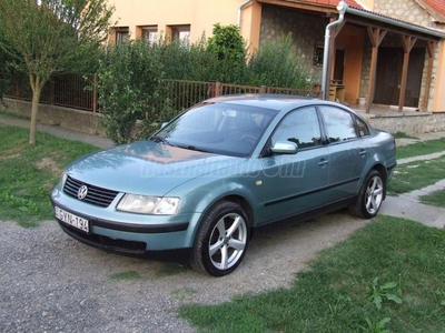 VOLKSWAGEN PASSAT 1.9 TDI