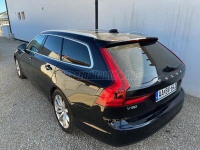 VOLVO V90 2.0 D [D3] Momentum Geartronic