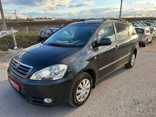 Toyota Avensis Verso 2.0 D-4D 7 személyes . mag...