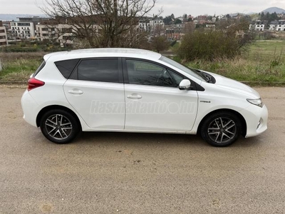 TOYOTA AURIS 1.8 HSD Active (Automata)