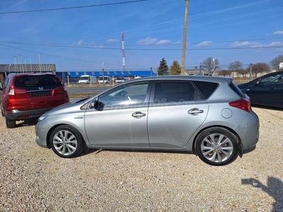 TOYOTA AURIS 1.8 HSD Executive (Automata) Első tulajdonostól! 67000 km!!!Navigáció. tolató kamera!