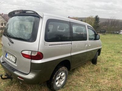 HYUNDAI H-1 STAREX 2.5 CRDI (9 személyes ) 4x4