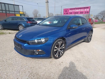 VOLKSWAGEN SCIROCCO 1.4 TSI SZERVIZKÖNYV.ÜLÉSFŰTÉS.ESŐSZENZOR