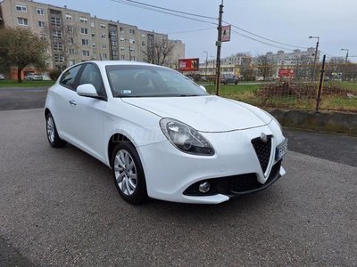 ALFA ROMEO GIULIETTA 1.6 JTD Super GARANTÁLT 83656 KM FACELIFT KITŰNŐ ÁLLAPOT