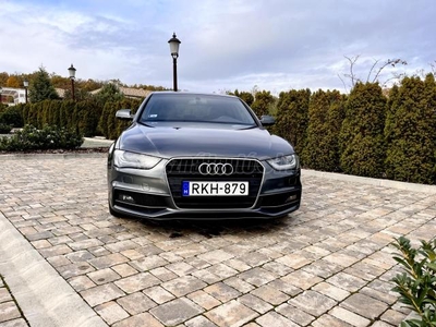 AUDI A4 2.0 TDI 3x S-line MANUÁLIS VÁLTÓ. DAYTONASZÜRKE