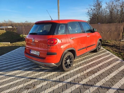 FIAT 500L 1.4 16V City Cross Magyarországi. vezetett szervizkönyv