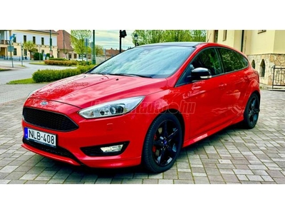 FORD FOCUS 1.5 EcoBoost ST-Line Red