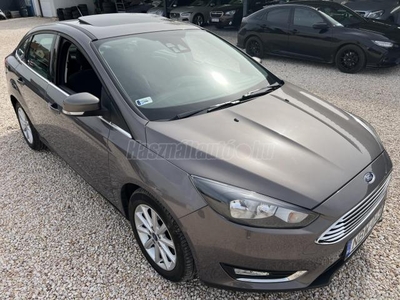 FORD FOCUS 1.6 Ti-VCT Titanium MAGYARORSZÁGI-NAVIGÁCIÓ-KAMERA-ELEKTROMOS NAPFÉNYTETŐ-GARANCIA!!!!!