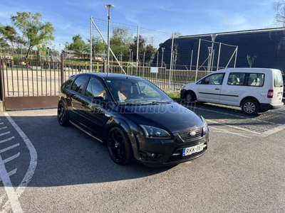 FORD FOCUS 2.5 turbo ST