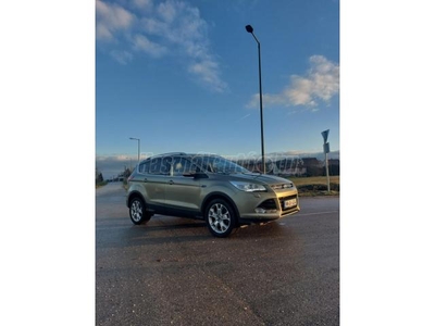 FORD KUGA 2.0 TDCi Titanium Powershift