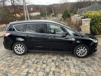 FORD S-MAX 2.0 TDCi Titanium [7 személy]