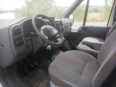 FORD TRANSIT 7személy 3.2m doboz 128.000km vonóhorog