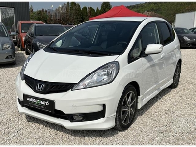 HONDA JAZZ 1.4 SI 59e km. Szkönyv. Fehér