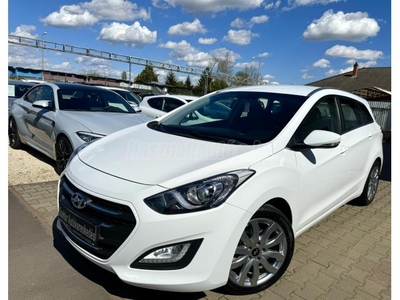 HYUNDAI I30 CW 1.6 CRDi LP ISG Go! Fifa Limited.Navigáció.Tolatókamera.Ülés-kormányfűtés.Tempomat. Led fényszórók!