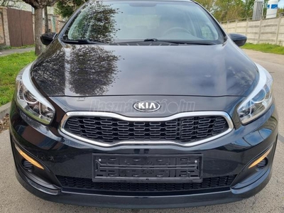 KIA CEE'D 1.4 CRDI Limitált /NAVIGÁCIÓ/44 e km/