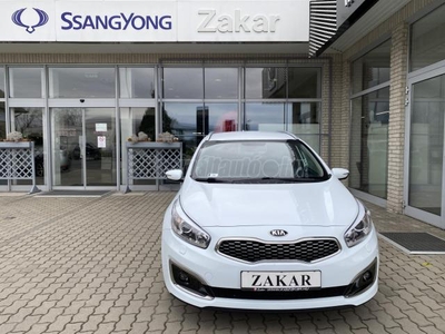 KIA CEE'D 1.6 GDI Summer Edition Mo.-i. 1 Tulajdonos.Gyári fényezés. Gyári garanciális. Téli-Nyári Gumik