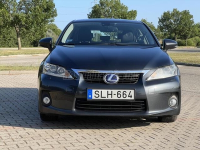 LEXUS CT 200h Mark Levinson Top (Automata)