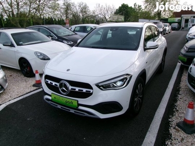 Mercedes-Benz GLA 250 e Style Line 8G-DCT Plug-...