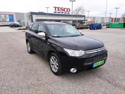 MITSUBISHI OUTLANDER 2.0 PHEV Instyle Navi 4WD CVT