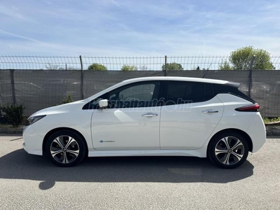 NISSAN LEAF N-Connecta 40kWh (Automata) Led-4X ülésfűtés-kormányfűtés-360 kamera