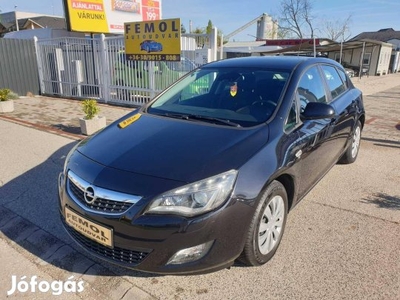 Opel Astra J 1.4 T Cosmo Megkímélt! Szervizköny...