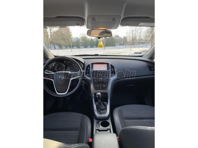 OPEL ASTRA J Sedan 1.4 T Enjoy EURO6